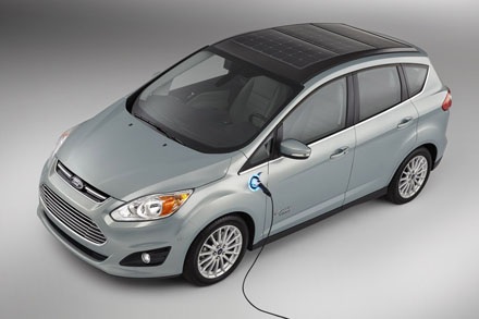 Ford phát triển xe chạy bằng năng lượng mặt trời - 3 Góc hữu dụng nhận năng lượng của Ford